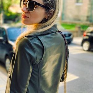 Meet your Posher, Stana